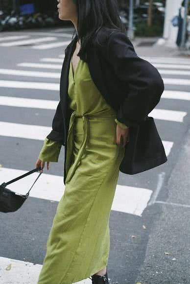  『深蓝色』预测2020年必火的3个颜色，清新、雅致、有质感