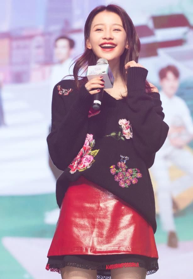 孙怡为显腿长，把靴子拉链只拉了一半，看起来却像腿粗拉不上！