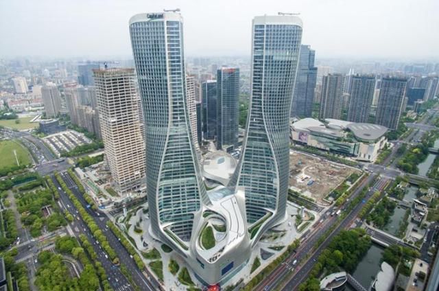  「要为大家介绍」中国目前最强的三座新一线，成都、重庆和杭州，未来谁将脱颖而出