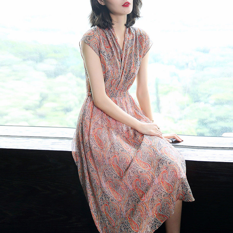 小姨都45了还这么会穿，出门必备连衣裙，美嫩如少女，人人都夸