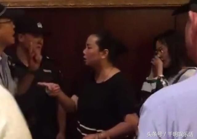 殴打产妇网红整容照曝光！目睹者：诅咒胎儿，推搡民警