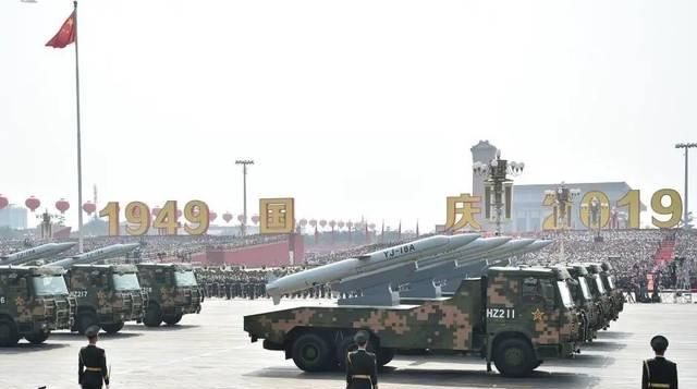  『源相控阵雷达』邻国万吨巨舰即将入列，与中国海军相比，孰强孰弱？