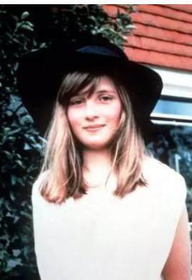 从长发到短发的戴安娜王妃把短发剪短的原因只是因为更美吗？原来