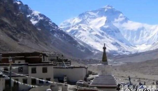 珠穆朗玛峰一半位于中国一半位于尼泊尔,可为什么说世界最高峰在