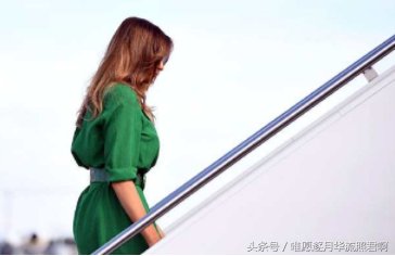 美国第一夫人穿绿色裙子彩色高跟鞋坐飞机 网