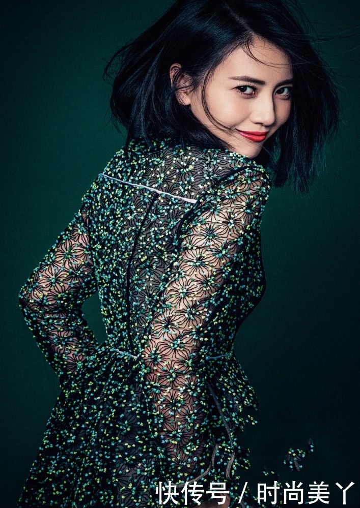 高圆圆剪了个短发嫩到飞起，跟20年前一模一样，哪像有38岁啊？