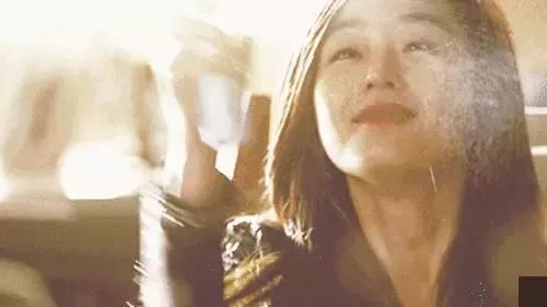 很少有女生敢直接露出额头,只有刘亦菲这样的女生才敢这么做!