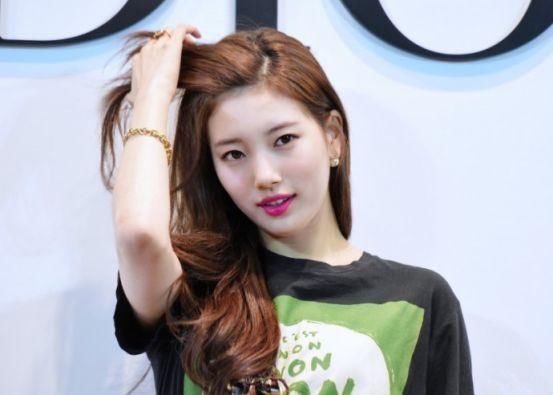 裴秀智身穿透视纱裙出席活动，却被吐槽长胖了，网友：胖一点也美