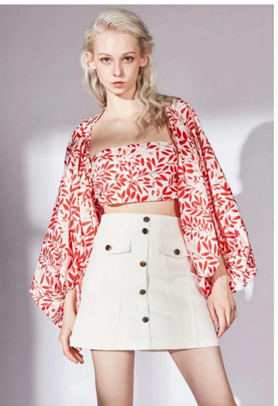 街拍:图1美女真会玩,衣服竟然反着穿!图6看背影就知道是美女