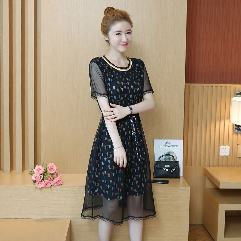 如今的女人真会穿，紧而不露好性感，完美身材都穿出来了