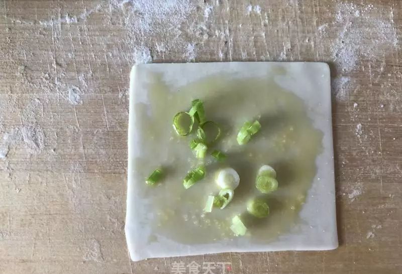  适量：馄饨皮，原来还能这么吃！做法简单又好吃，一学就会！