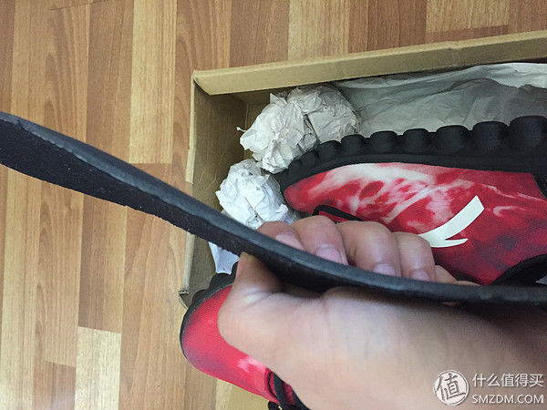 创意不错但没有做好-ANTI 安踏 ANTA 柔软柱跑鞋开箱