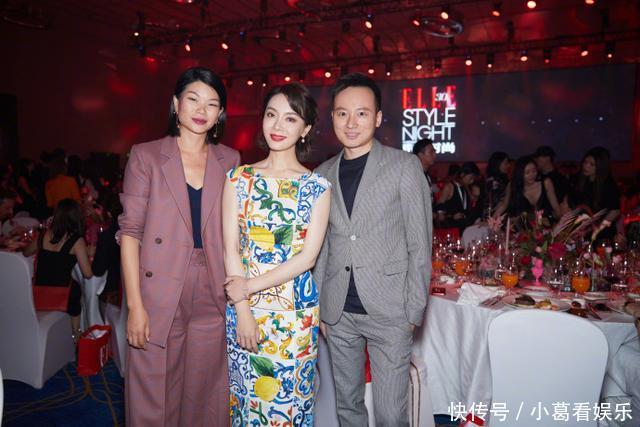 一大早就被旗袍女神陈数惊艳到了，浓墨重彩的旗袍衬托出端庄优雅