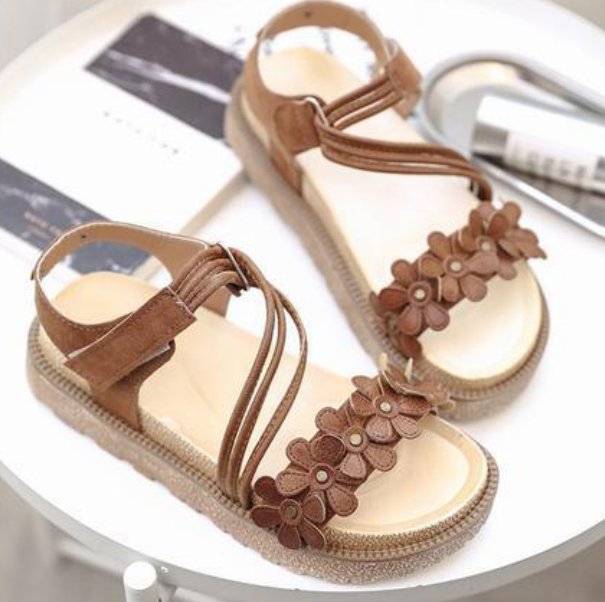 太美了、太美了!今夏流行的罗马凉鞋，让你的玉足白嫩又迷人