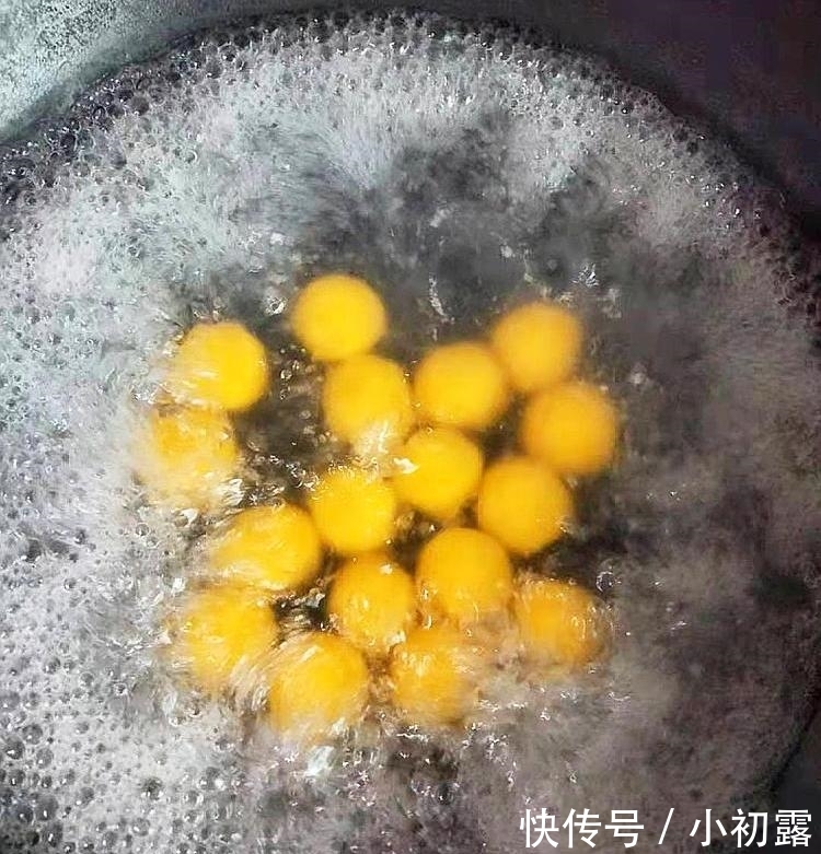『南瓜糯米圆子』女人25岁后多吃它,隔三差五吃一碗,皮肤白皙无色斑,面膜都省了