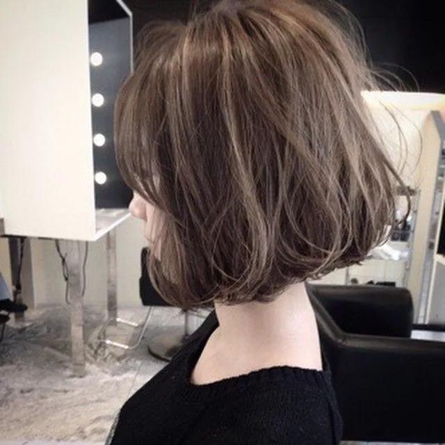 今年最火的“缩脸短发”，让脸小到不行