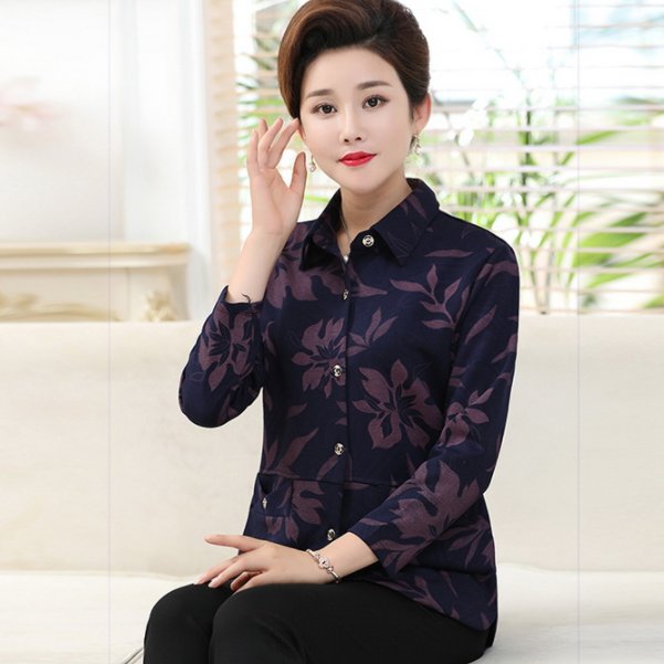 厉害了!妈妈穿上新款外套，出门谁都说她年轻了