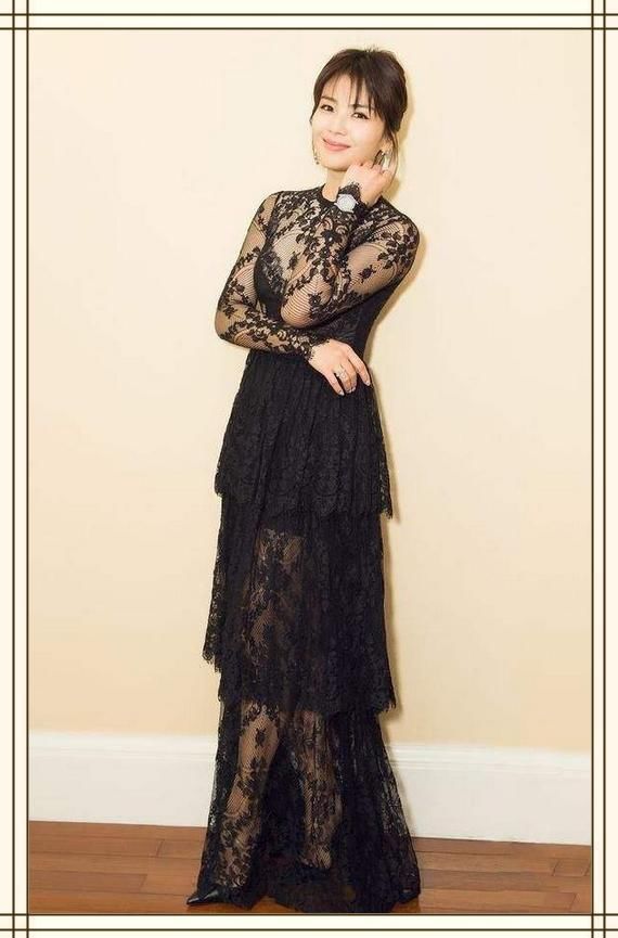 刘涛胆真肥，直接穿睡衣出席活动，网友：真想拿个熨斗给她烫平！