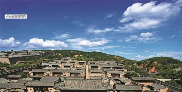  「乔家大院」中国最大的地主庄园，占地面积有2万平方米，像一座民间的故宫