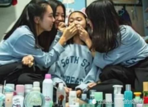  「面膜」化妆师自曝：从不会买这“3种垃圾”化妆品，却都是学生党最爱！