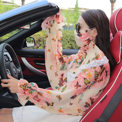 别再穿风衣外套了，今秋流行的是这几款披肩外套，美的我都不想脱