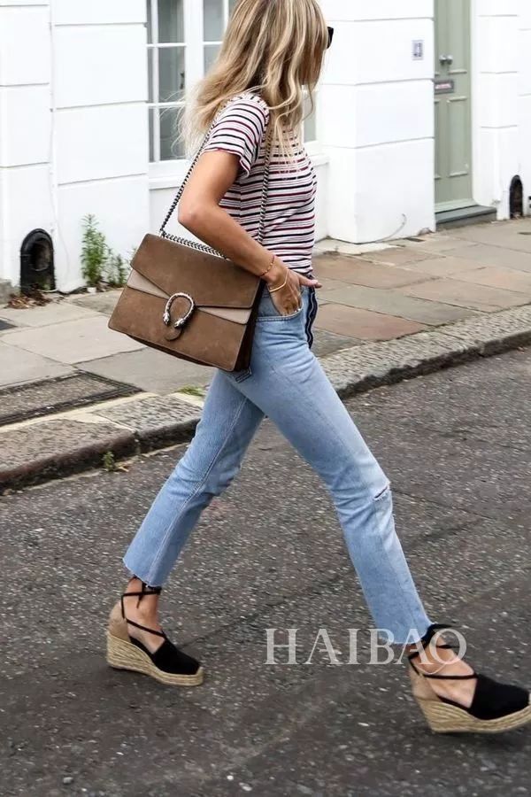 奇怪| 比小白鞋、猫跟鞋还要火?今年夏天我只穿它!