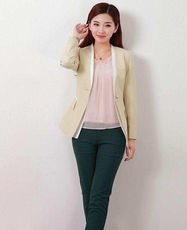 紧身裤穿出妹子的温婉女人味，更显性感美腿迷人的身姿