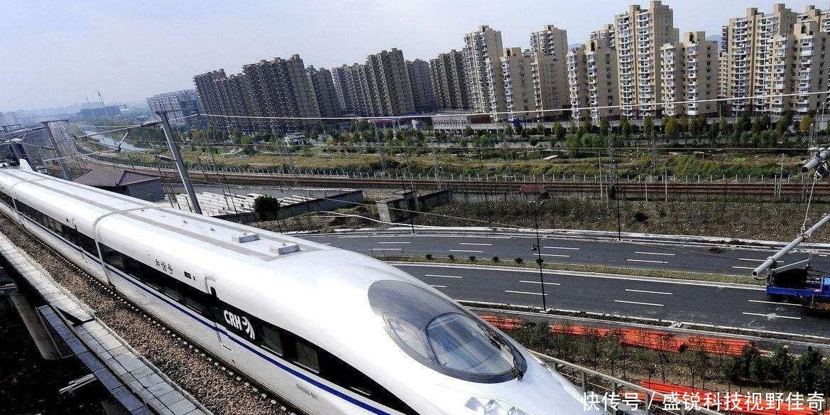 中国最“不靠谱”的火车站自己的火车站，却还要坐大巴回家