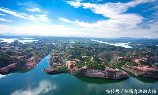 江西一水库维修，水位下降后漏出佛像！专家称疑似明代古村