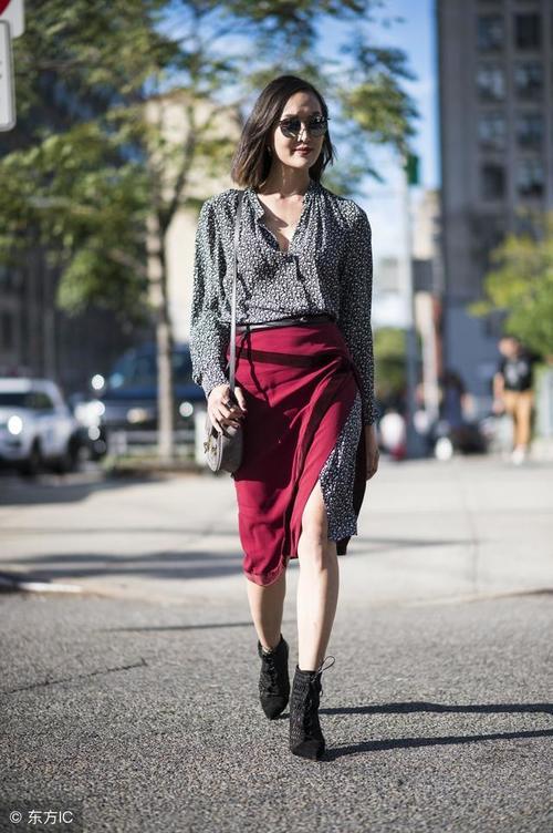 又到了“衬衫”受宠的季节，赶紧学着搭配起来