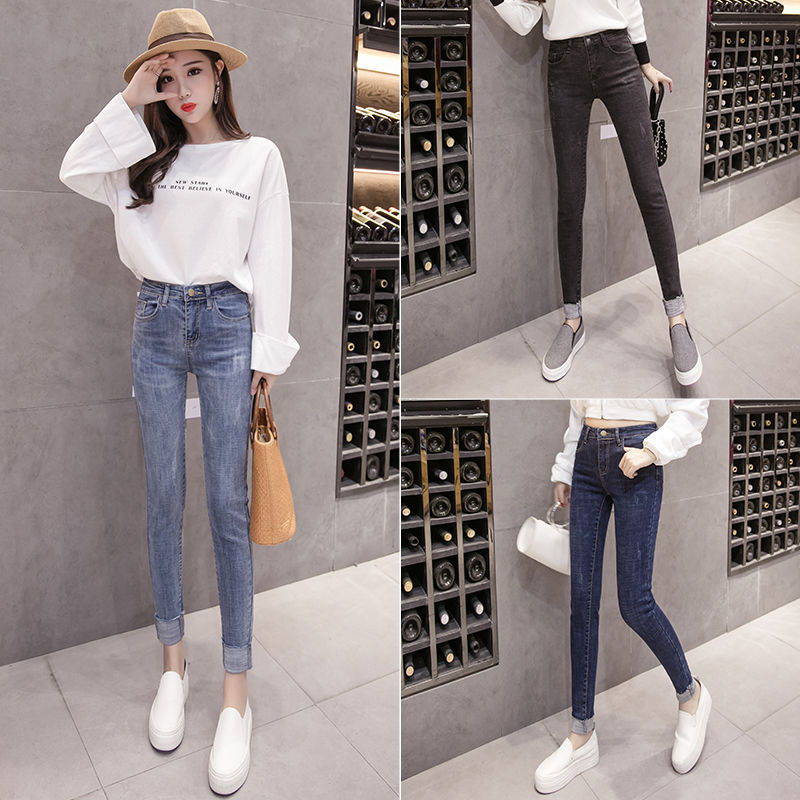 这款御姐范儿的铅笔皮裤，完美的塑造了你的性感妖娆曲线