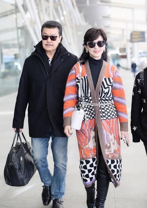  『轻松』2020年时尚流行元素，“几何图案”打破沉闷，轻松玩转腔调美感