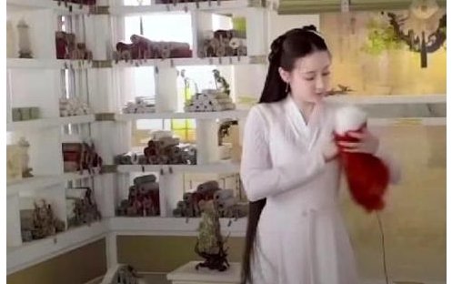 花絮：《枕上书》九尾狐如何拍出的？看到幕后花絮，迪丽热巴都忍不住笑