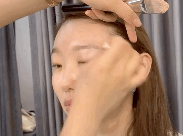 眉毛■韩国包装到底有多狠？看看吴亦凡、鹿晗、iu、林允儿便知道了！