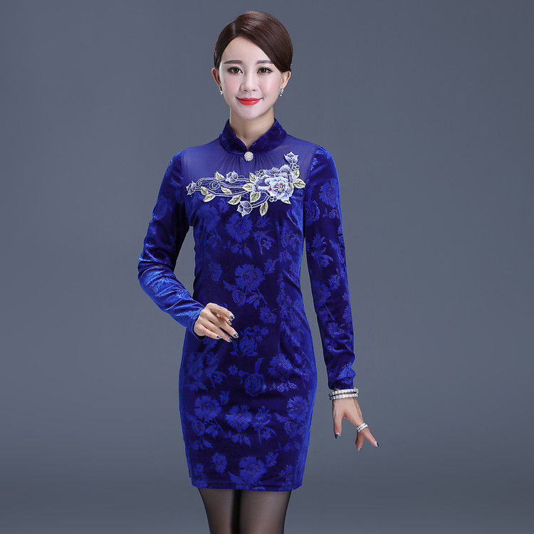 任秋风十里，也比不上穿旗袍的你