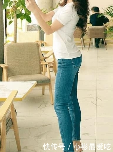  #舒适#牛仔裤穿起来非常的舒适，清爽自然又落落大方，可以有效的显瘦
