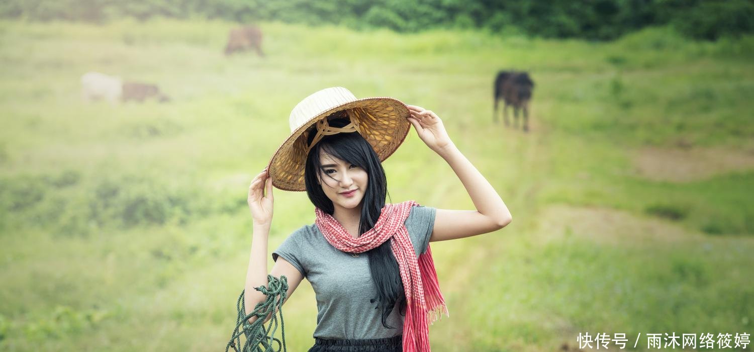 中国游客去越南旅游, 晚上总有越南美女来敲门, 开门会让你脸红