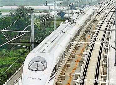 湖北正在打造一条高速铁路，预计2021年运营，荆州等城市迎发展