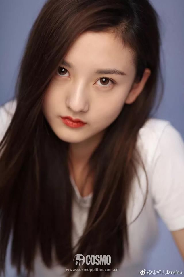 美人计｜IU的伪素颜妆是我夏日首选，清爽