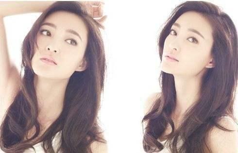 素颜女神王丽坤，穿粉色连体裤配黑网袜，被网友吐槽像抠脚大婶