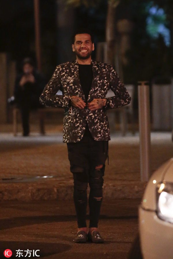 阿尔维斯 别告诉我这就是你翻乱衣橱整出来的时尚搭配?