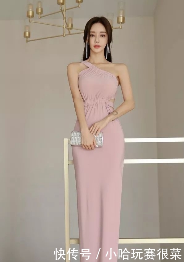 『件连衣裙』无袖夏装,单线吊带,网纱连衣裙,小姑娘甜美出镜