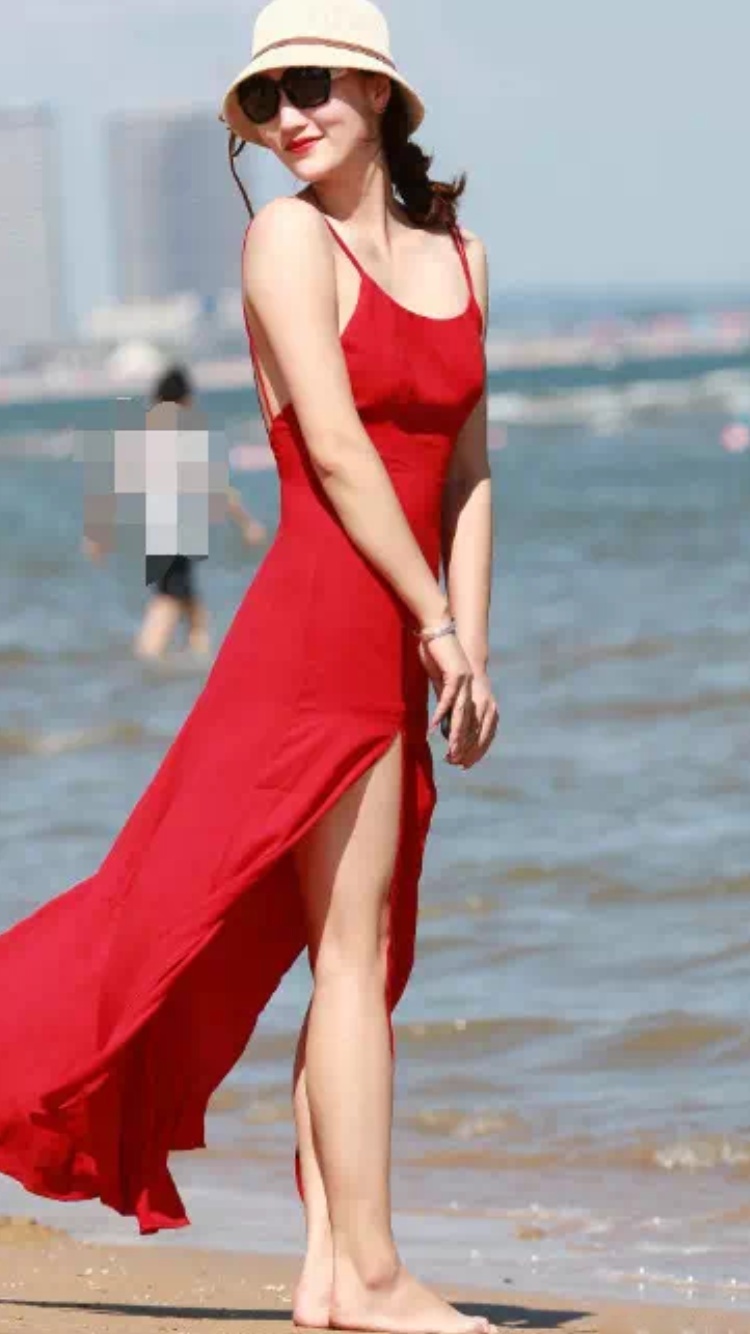 可惜了这个封面放不下美女的大长腿！戳进来看！