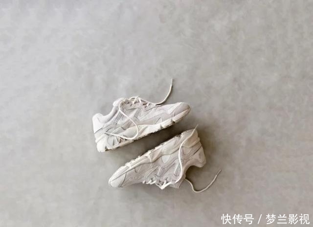 奶油:快把你烂大街的小白鞋扔了,仙女气质的奶油鞋不香吗?