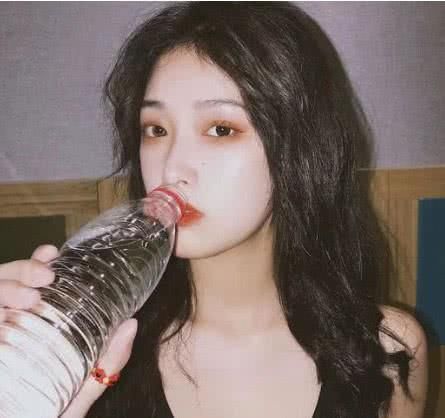  [女生]女生脸上有这“3特征”，最好放弃“剪刘海”，不然异性缘会暴跌！