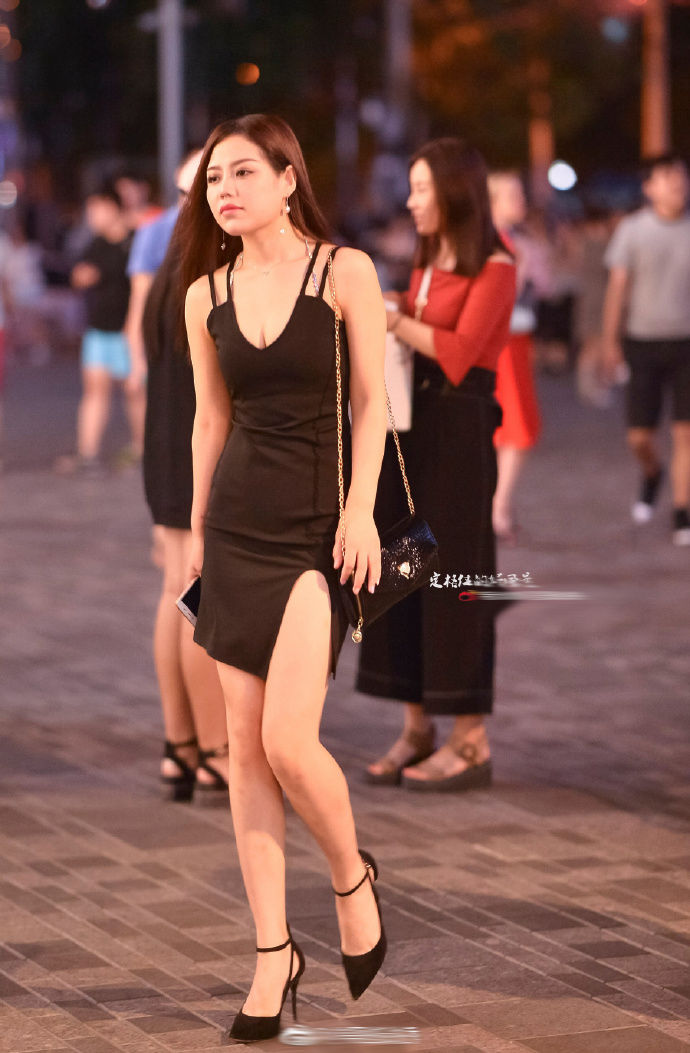 街拍重庆:六款成熟风格的穿搭参考,让你走在时尚的顶端!