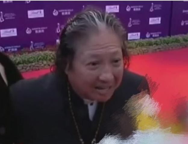 洪金宝终于回应与范冰冰绯闻：是真的我也不会承认，网友：不懂