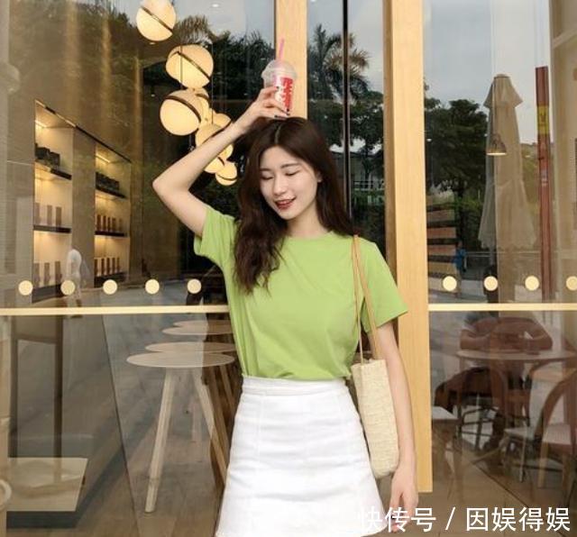 皮肤:建议皮肤黄的女性,春夏多穿这3个“高级色”,减龄显白显气质好
