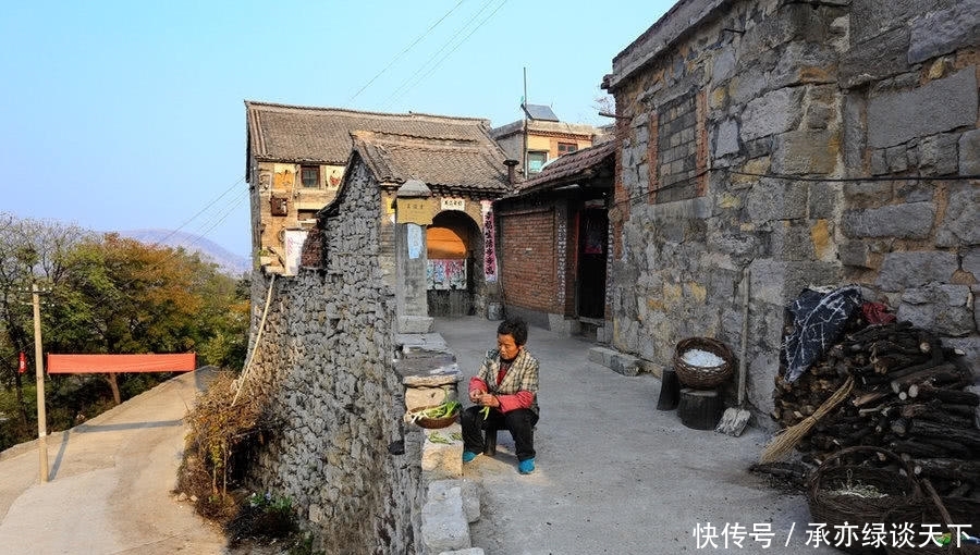 河南一个与世隔绝六百年的明朝古村，当地人柴火烧饭，骑驴车出行