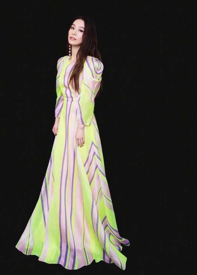 田馥甄“原照”与“精修照”相差无几，网友：明白林俊杰的坚持了